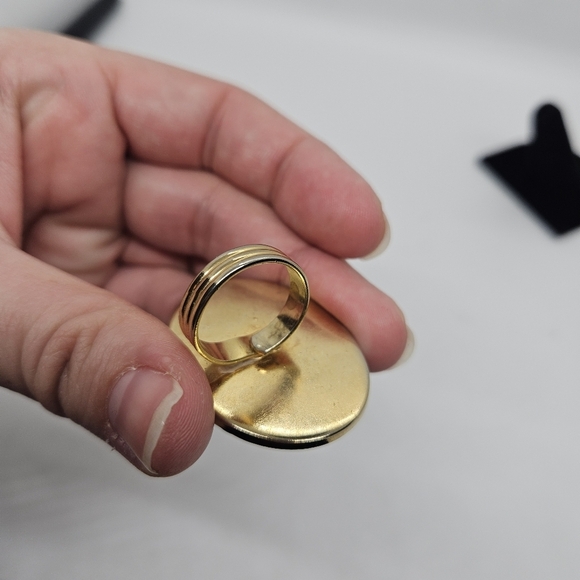 oversized faux turquoise cocktail ring adjustable - Picture 3 of 5